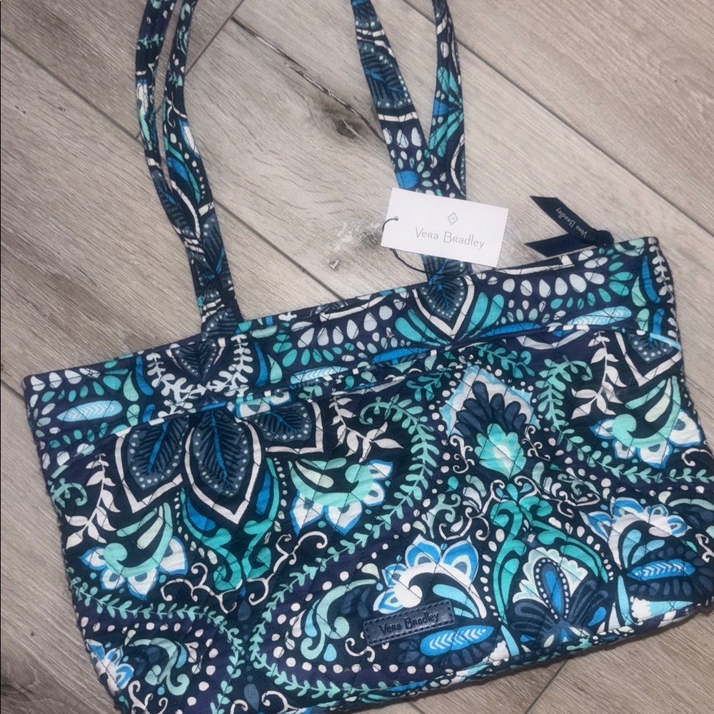 Small Vera Tote in blue medallion